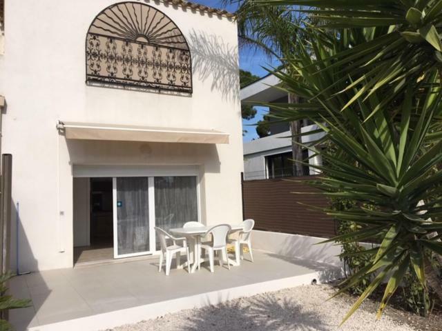 Appartements Les Pesquiers Hyeres Plage Екстер'єр фото